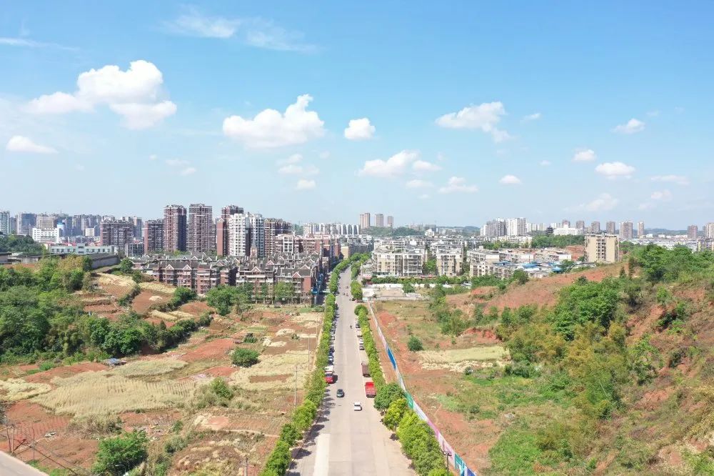 三賢路正如市政府規劃的一樣,三賢路及雷音大橋作為北部新城的骨幹路